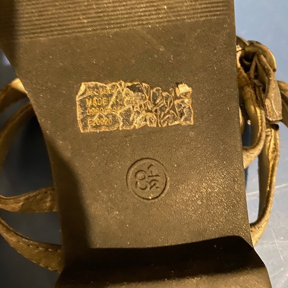 Mossimo Silver Sandals - Picture 6 of 7